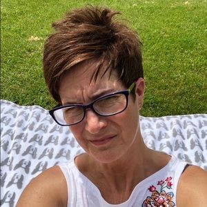 Meet your Posher, Debbie